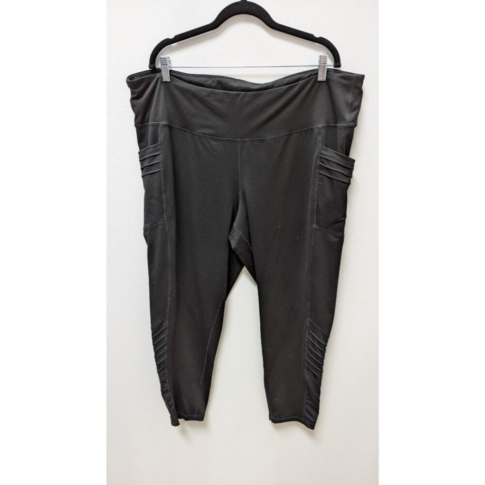 AVE Leisure Black Pleated Active Capri Leggings